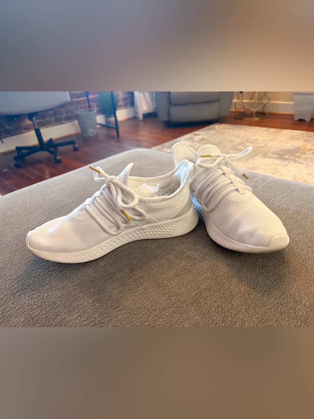 Women's Lightweight Adidas White Knit Sneakers Size 7.5
